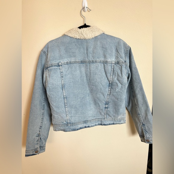 American Eagle Sherpa Lined Denim Jacket - Picture 5 of 7